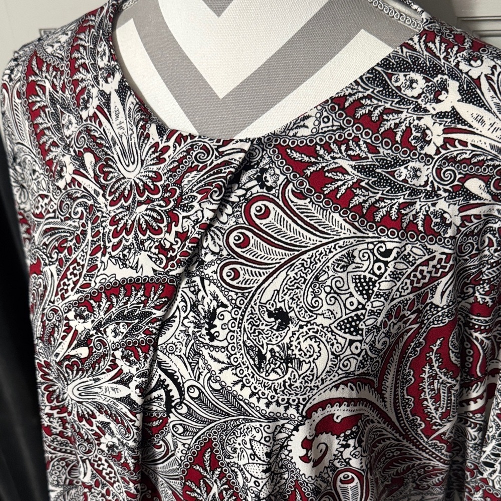 Liz Claiborne Red and White Paisley Tunic Top Size XL - Picture 2 of 8